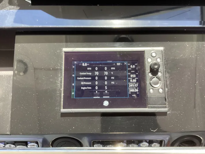 Steal Yacht Photos Pics Dashboard of 2020 Formula 380 Super Sport Crossover with digital display and controls.