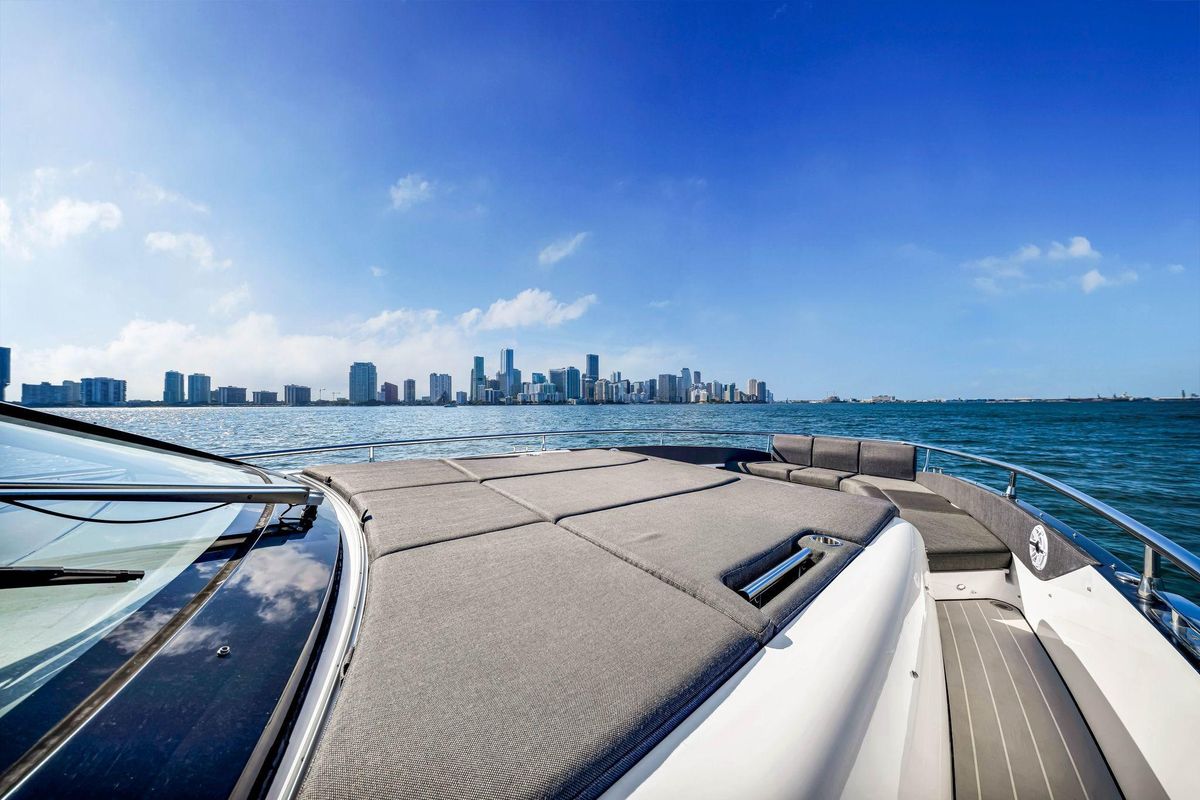 2022 Azimut 47 