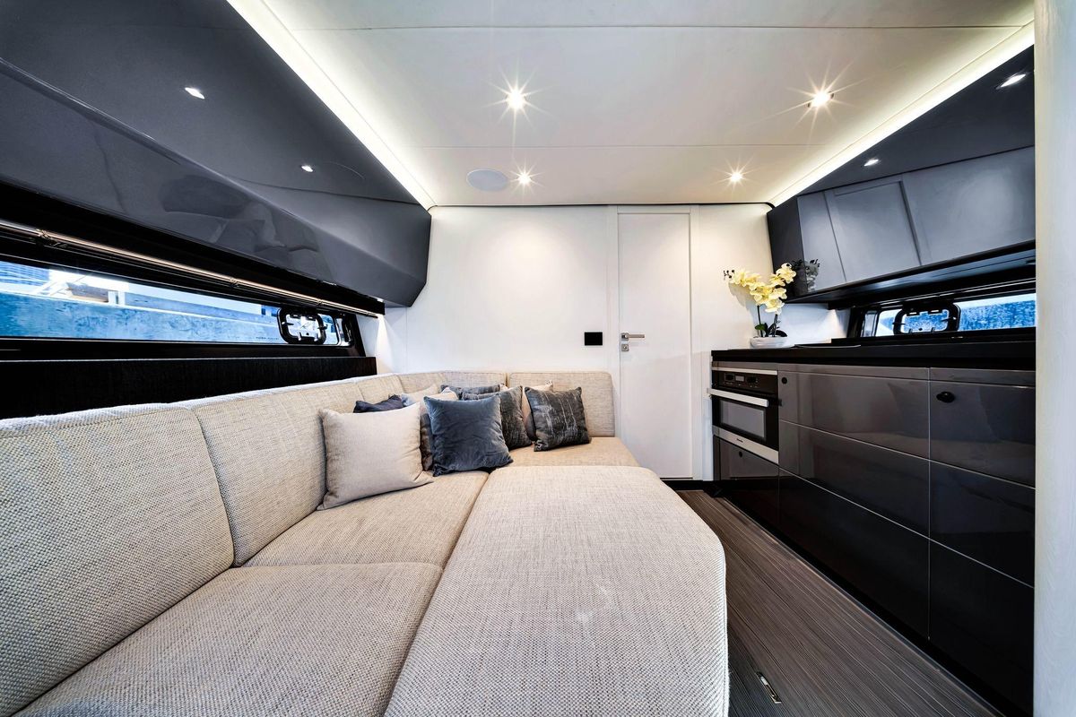 2022 Azimut 47 