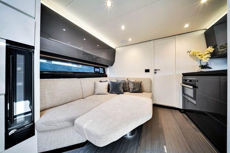2022 Azimut 47 