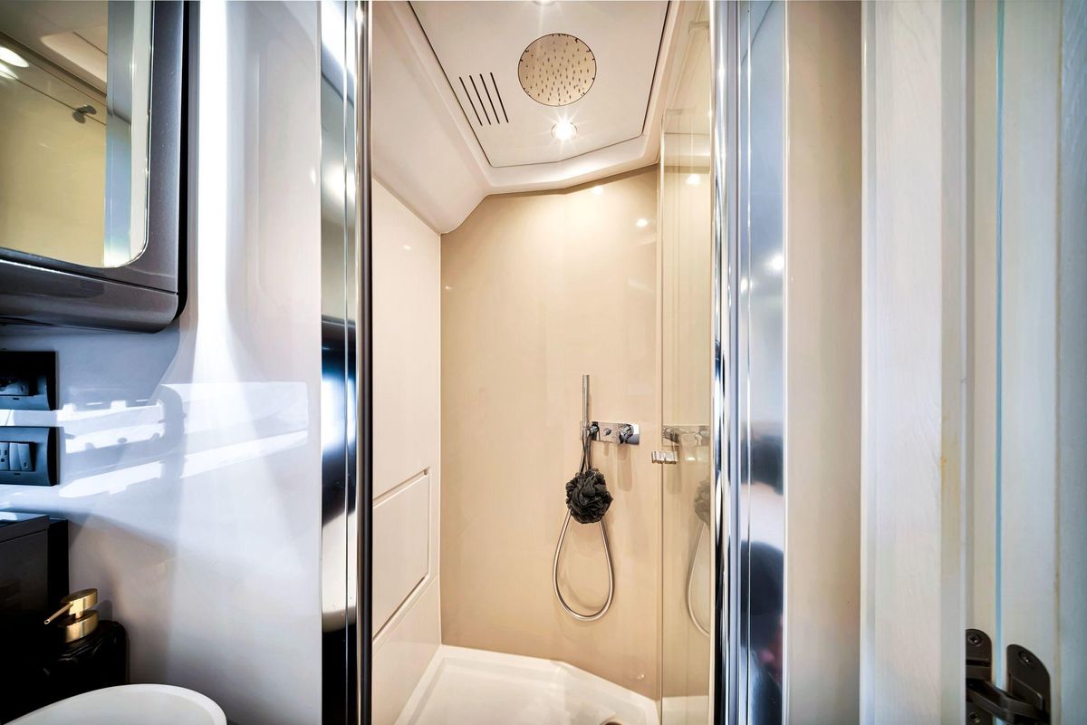 2022 Azimut 47 