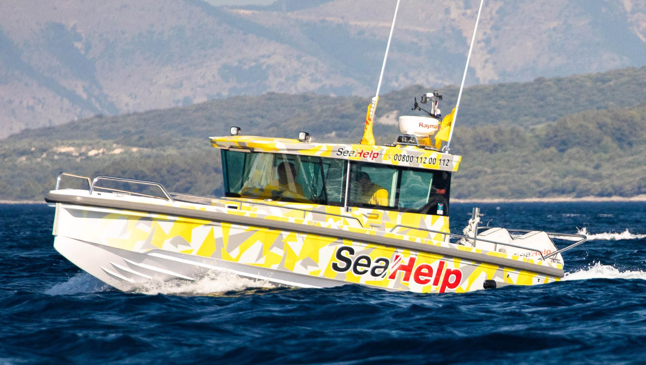 2022 Axopar 28 Cabin