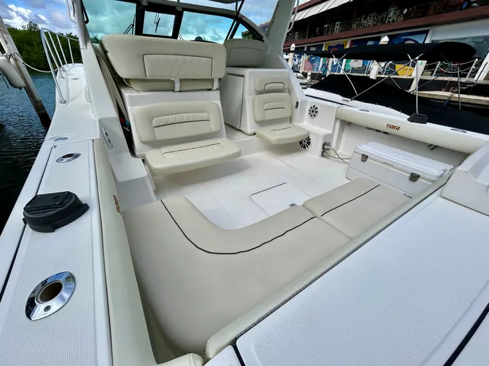 2006 Tiara 3600 Open @ Cancun Yacht Photos Pics 2006 Tiara Yachts 3600 Open interior with beige seating and sleek design.