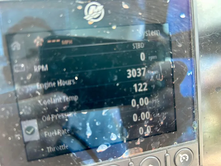 2006 Tiara 3600 Open @ Cancun Yacht Photos Pics Display screen of a 2006 Tiara Yachts 3600 Open showing engine data.