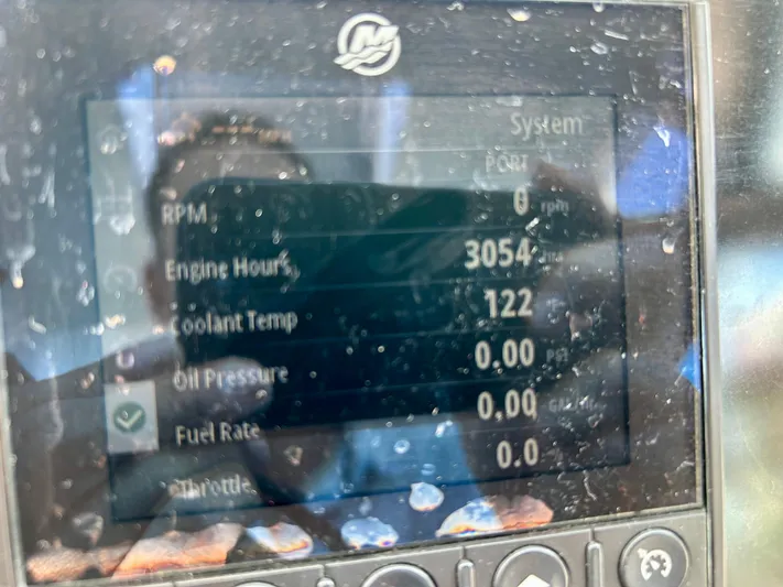 2006 Tiara 3600 Open @ Cancun Yacht Photos Pics Display screen of a 2006 Tiara Yachts 3600 Open showing engine metrics.