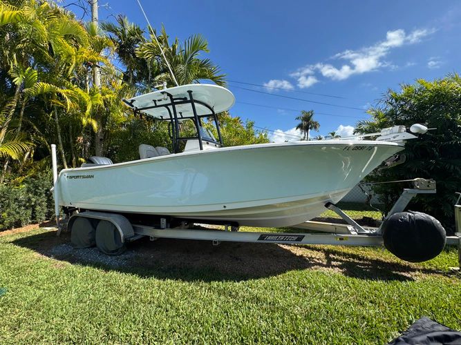 2022 Sportsman Heritage 231 Center Console