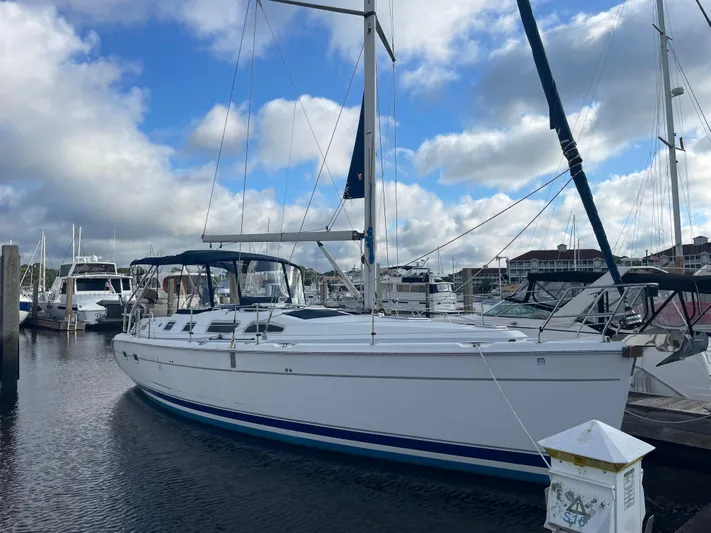 Lucky Dasher Yacht Photos Pics 