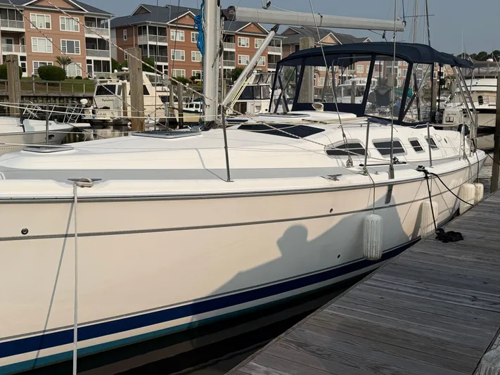 Lucky Dasher Yacht Photos Pics 