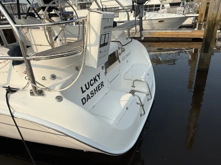 Lucky Dasher Yacht Photos Pics 
