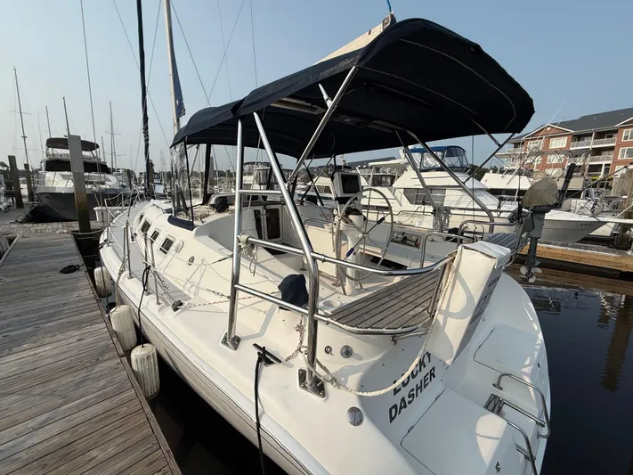 Lucky Dasher Yacht Photos Pics 