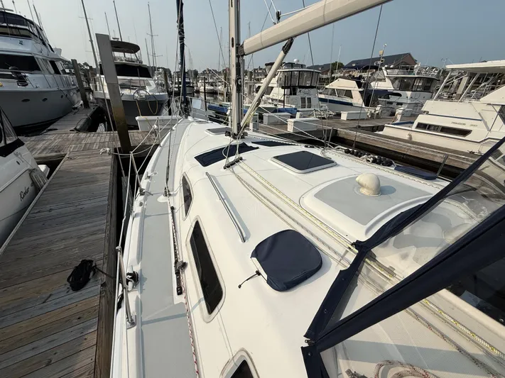 Lucky Dasher Yacht Photos Pics 