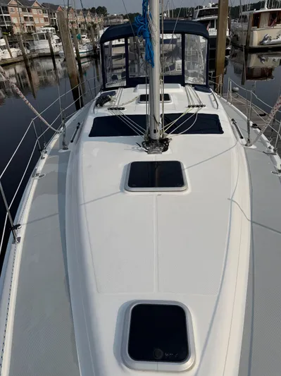 Lucky Dasher Yacht Photos Pics 