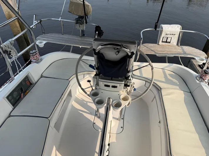 Lucky Dasher Yacht Photos Pics 