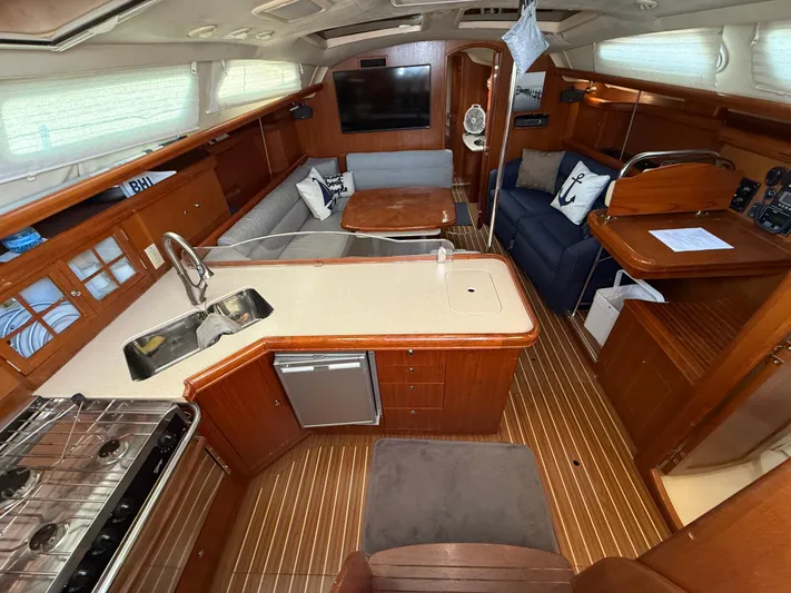 Lucky Dasher Yacht Photos Pics 