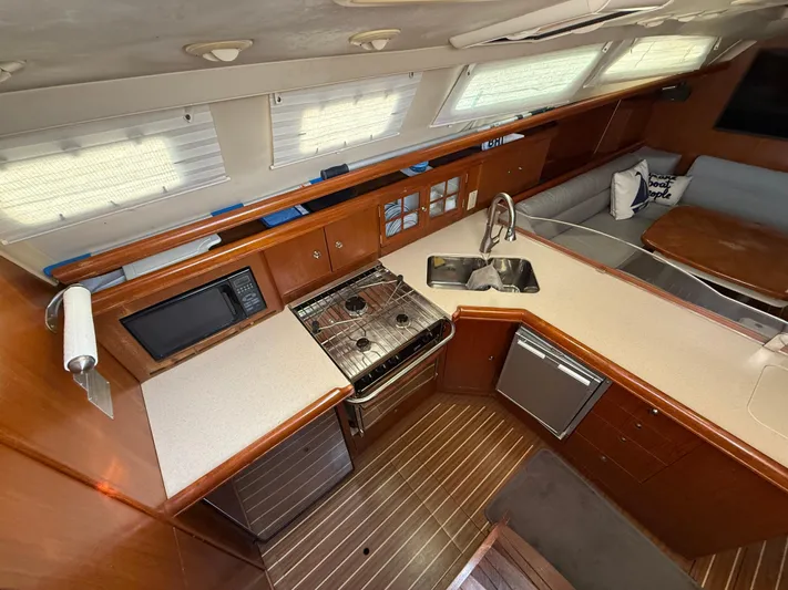 Lucky Dasher Yacht Photos Pics 