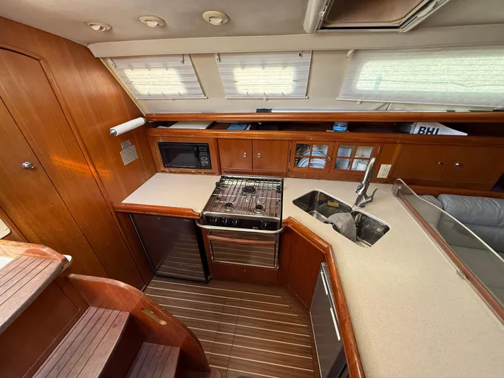 Lucky Dasher Yacht Photos Pics 