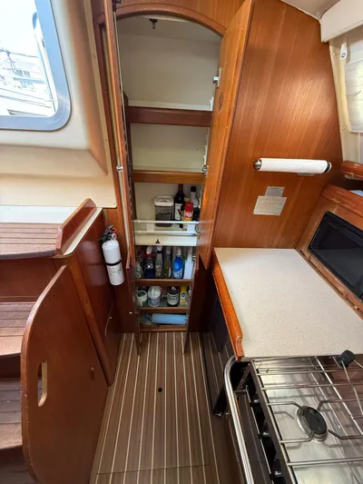 Lucky Dasher Yacht Photos Pics 