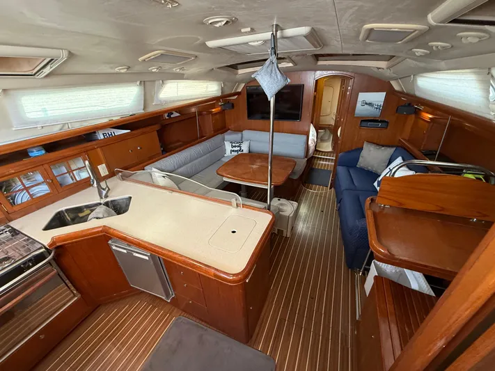 Lucky Dasher Yacht Photos Pics 