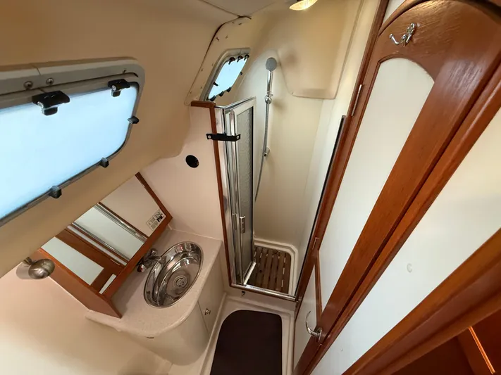 Lucky Dasher Yacht Photos Pics 