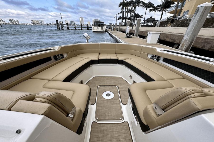 2022 Sea Ray 310 SLX OB