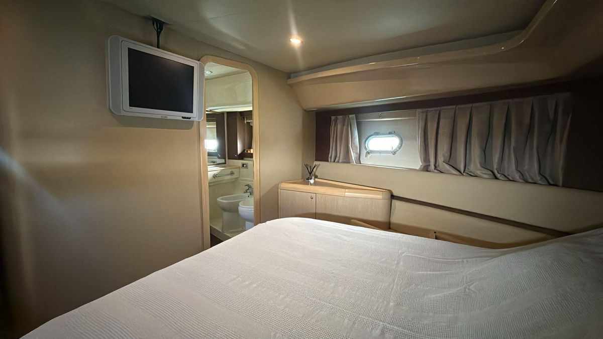 2007 Ferretti Yachts 60 