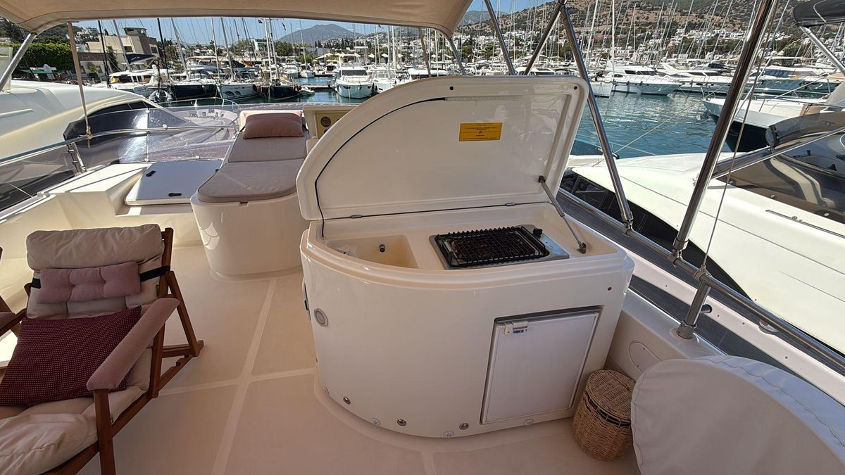2007 Ferretti Yachts 60 