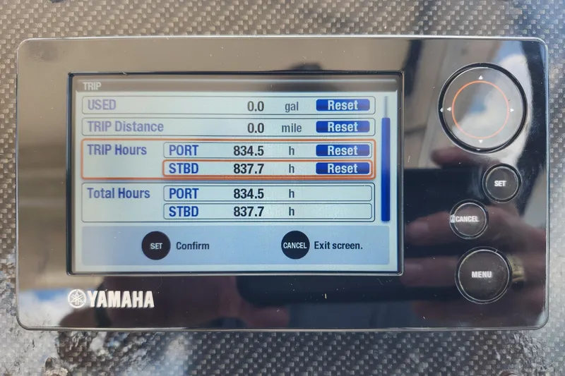  Yacht Photos Pics Yamaha display showing trip and total hours for Grady-White Freedom 307, 2012 model.