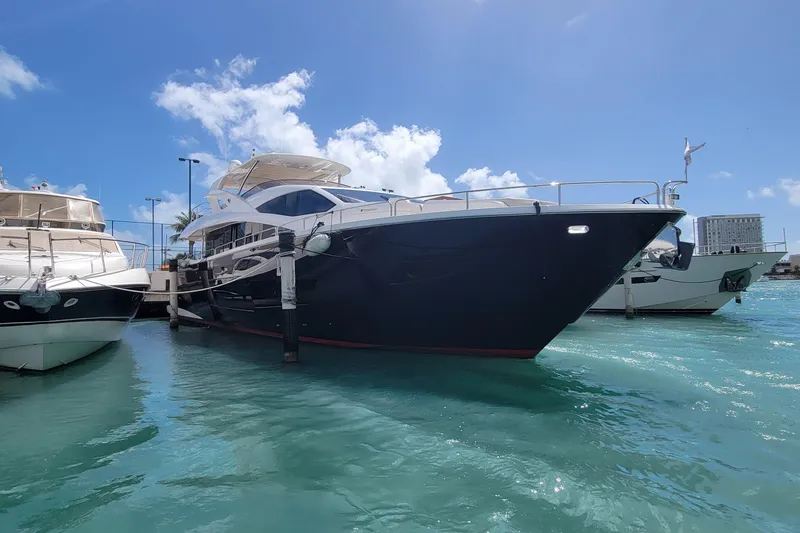 Tatis Yacht Photos Pics 