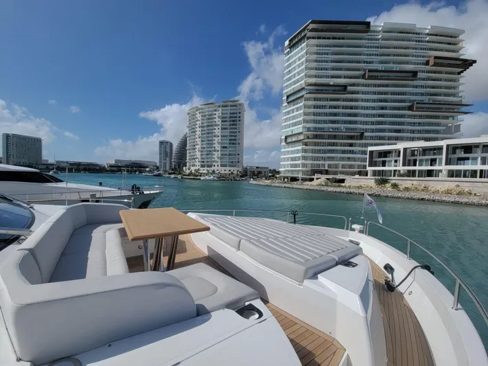 Tatis Yacht Photos Pics 