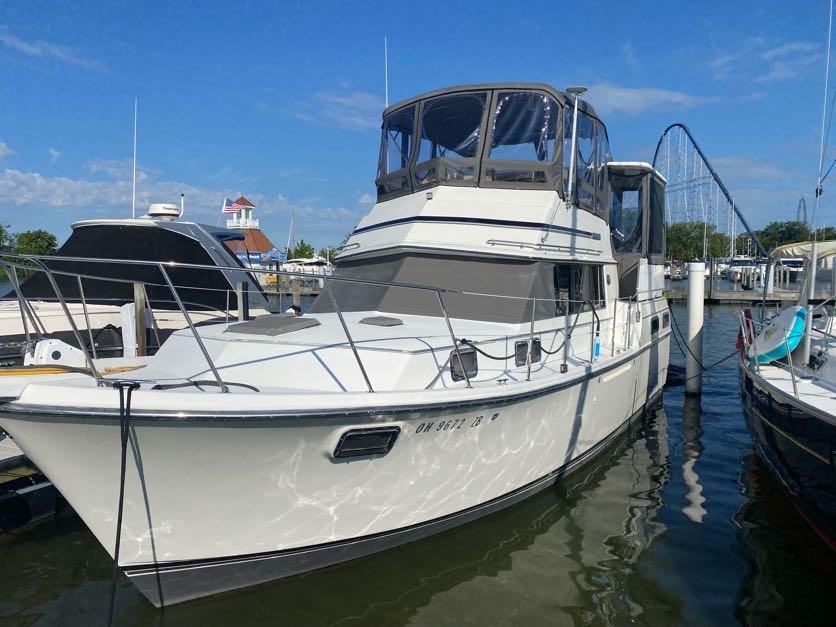 1988 Carver 36 Aft Cabin Motoryacht Aft Cabin for sale - YachtWorld