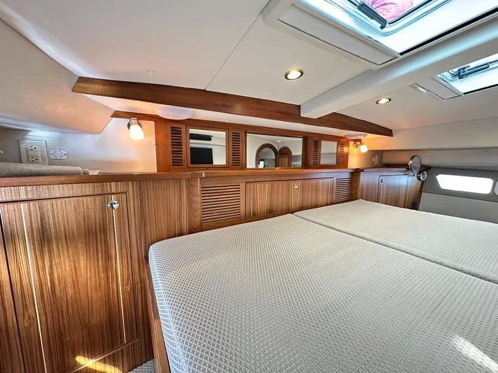 Arcturus Yacht Photos Pics 