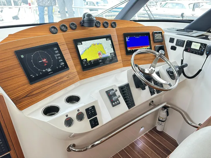 Arcturus Yacht Photos Pics 