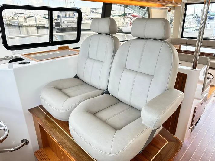 Arcturus Yacht Photos Pics 