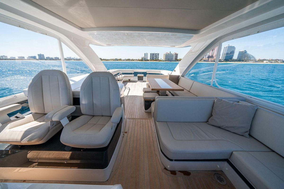 2023 Pearl 62 