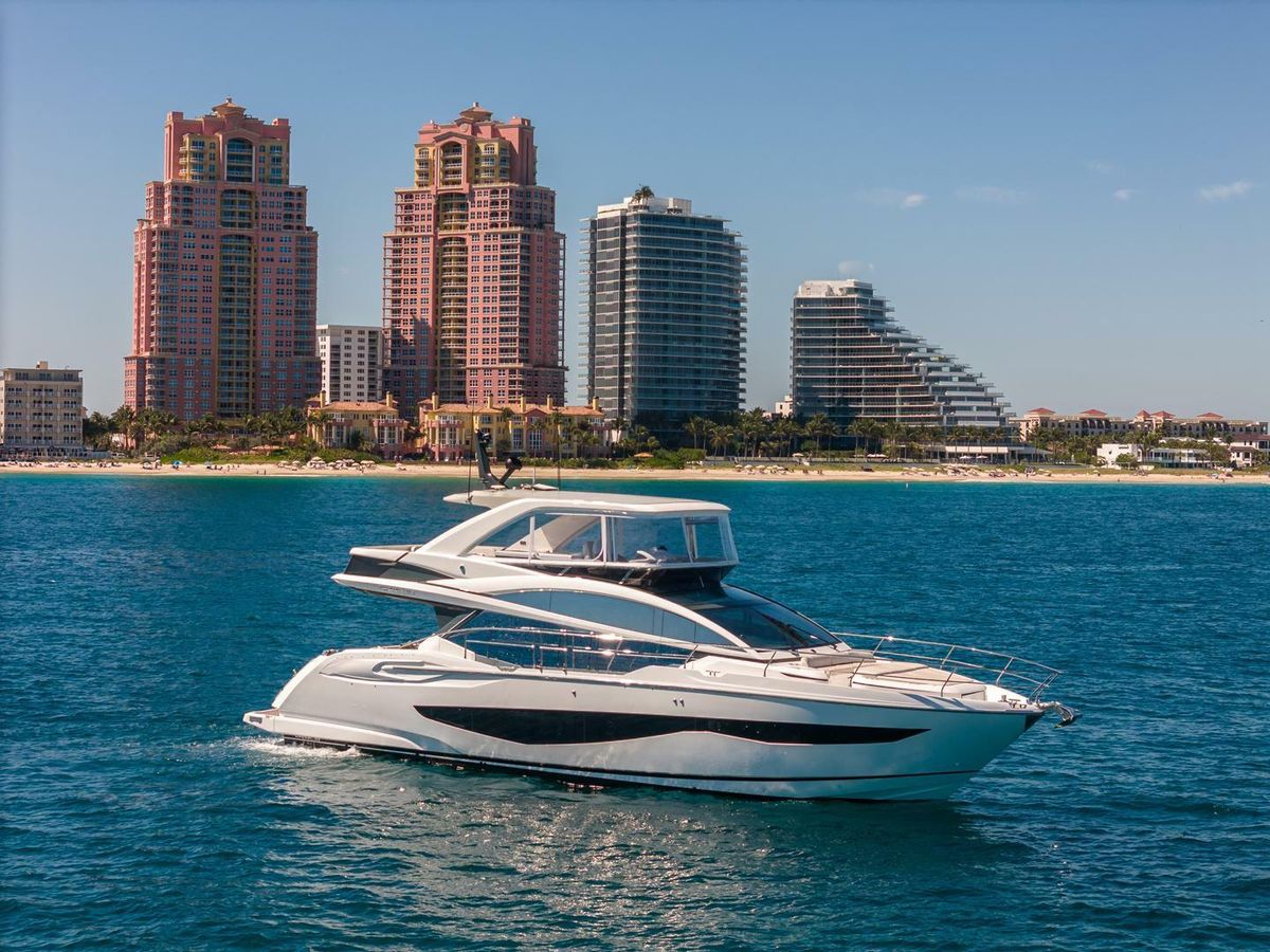 2023 Pearl 62 