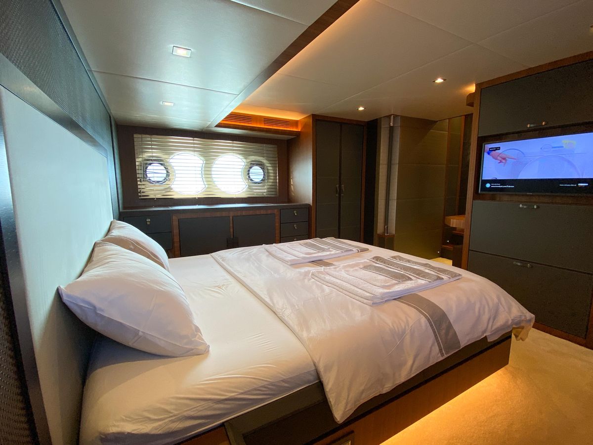 2018 Monte Carlo Yachts 64 