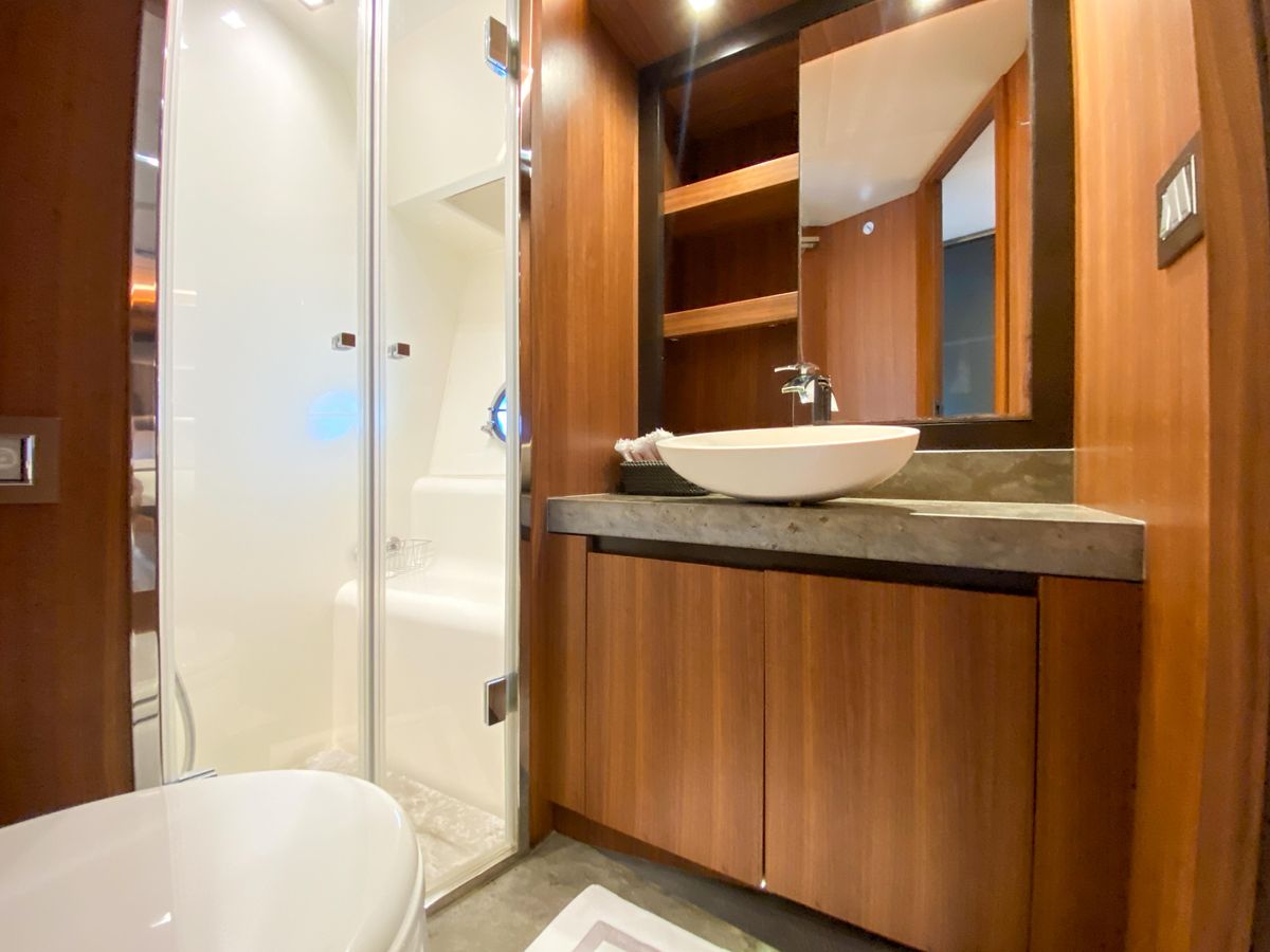 2018 Monte Carlo Yachts 64 