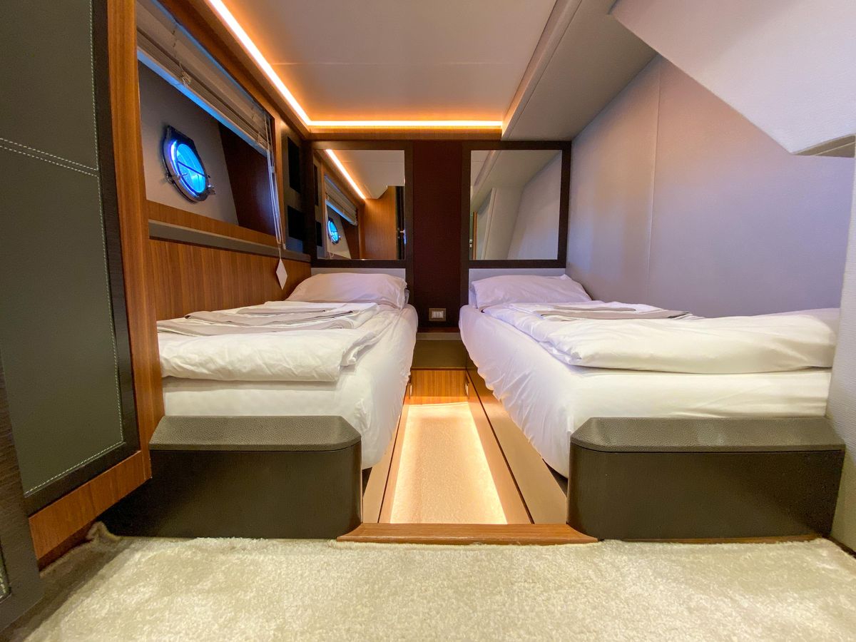 2018 Monte Carlo Yachts 64 