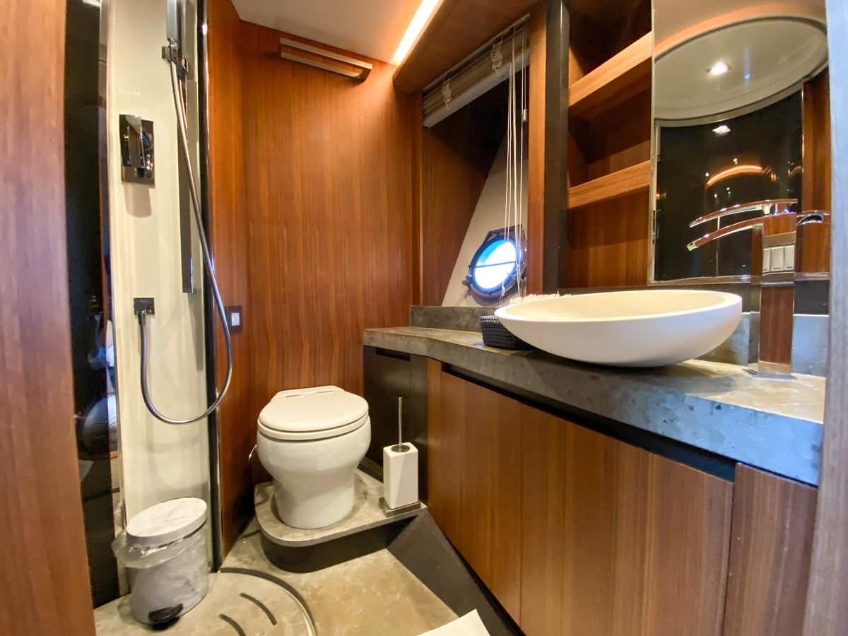 2018 Monte Carlo Yachts 64 