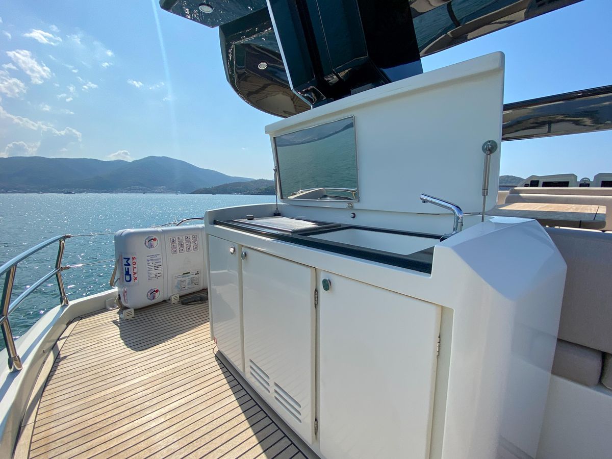 2018 Monte Carlo Yachts 64 