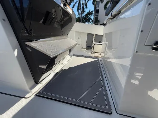 272-514 Sebastian Brokerage Yacht Photos Pics 