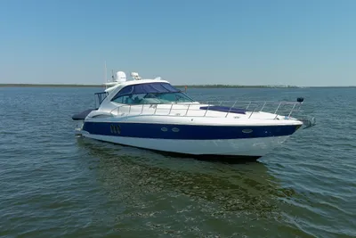 Cruisers Yachts 500 Express Motor Yacht