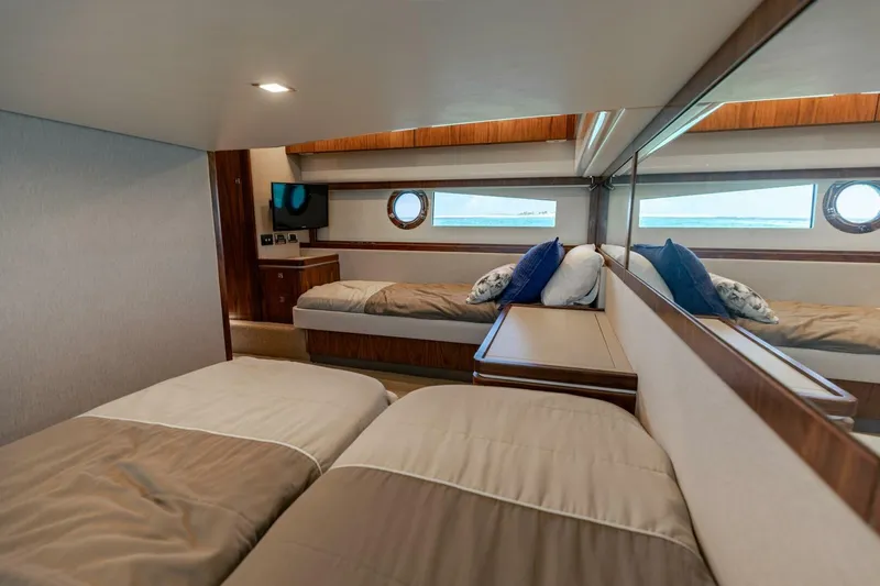 Runaway Island Yacht Photos Pics 2018 Riviera 4800 Sport Yacht- Runaway Island- Guest Stateroom