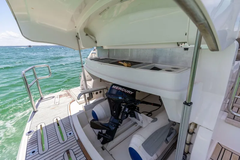 Runaway Island Yacht Photos Pics 2018 Riviera 4800 Sport Yacht- Runaway Island- Transom