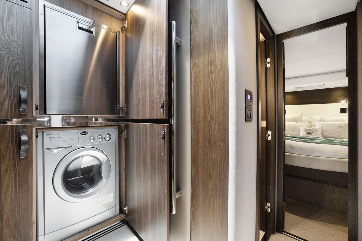 2019 Azimut 52 