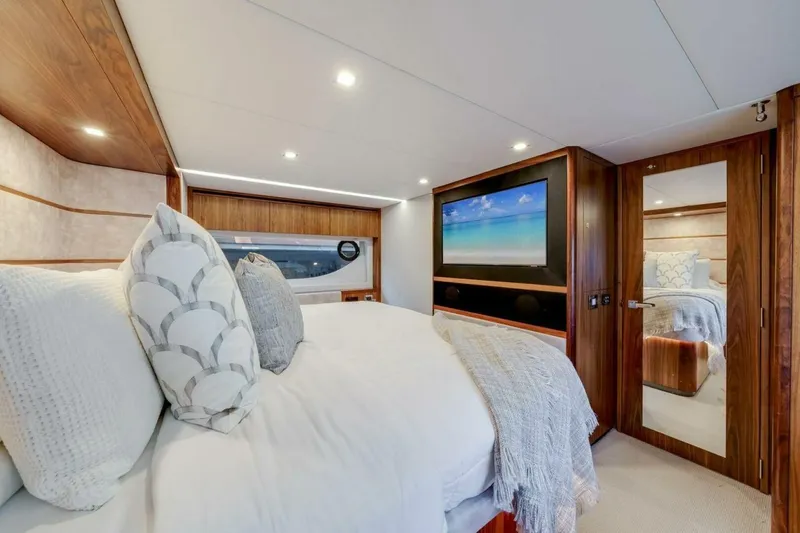  Yacht Photos Pics 2023 Riviera 64 Sports Motor Yacht - Image 41