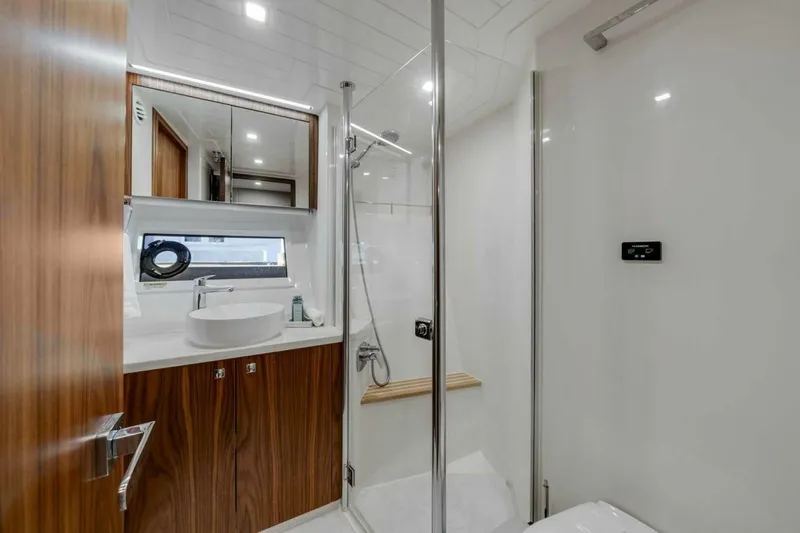  Yacht Photos Pics 2023 Riviera 64 Sports Motor Yacht - Image 36