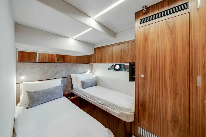  Yacht Photos Pics 2023 Riviera 64 Sports Motor Yacht - Image 32