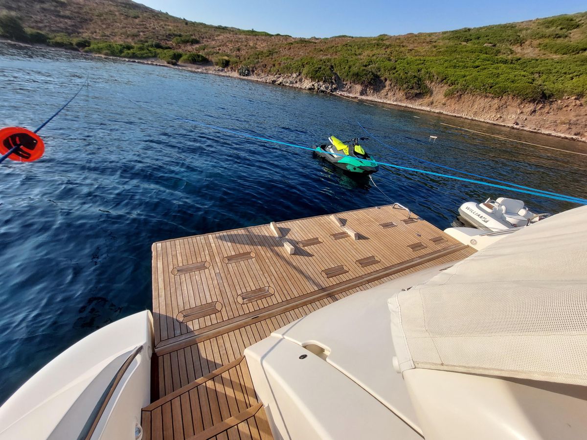 2010 Azimut 62 