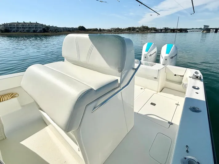  Yacht Photos Pics 2017 SeaVee 320B boat with dual engines on calm water.